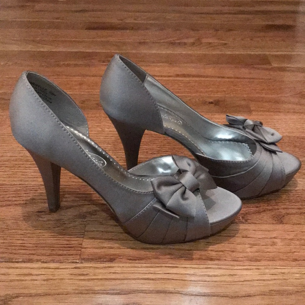 Heels - Picture 2 of 6